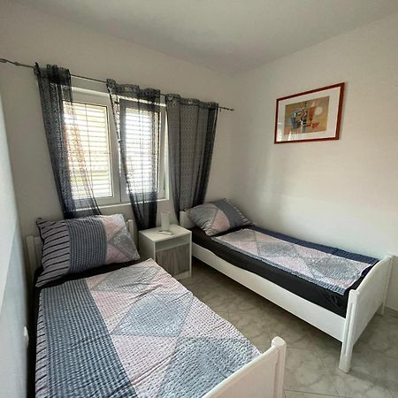 Apartmani Ira Vir Pokoj fotografie