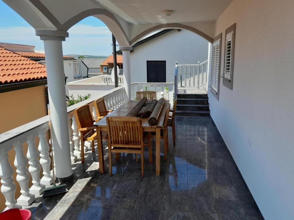 Apartmani Ira Vir Exteriér fotografie