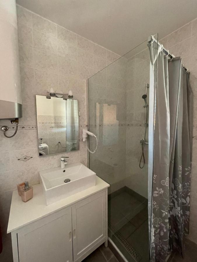 Apartmani Ira Vir Exteriér fotografie