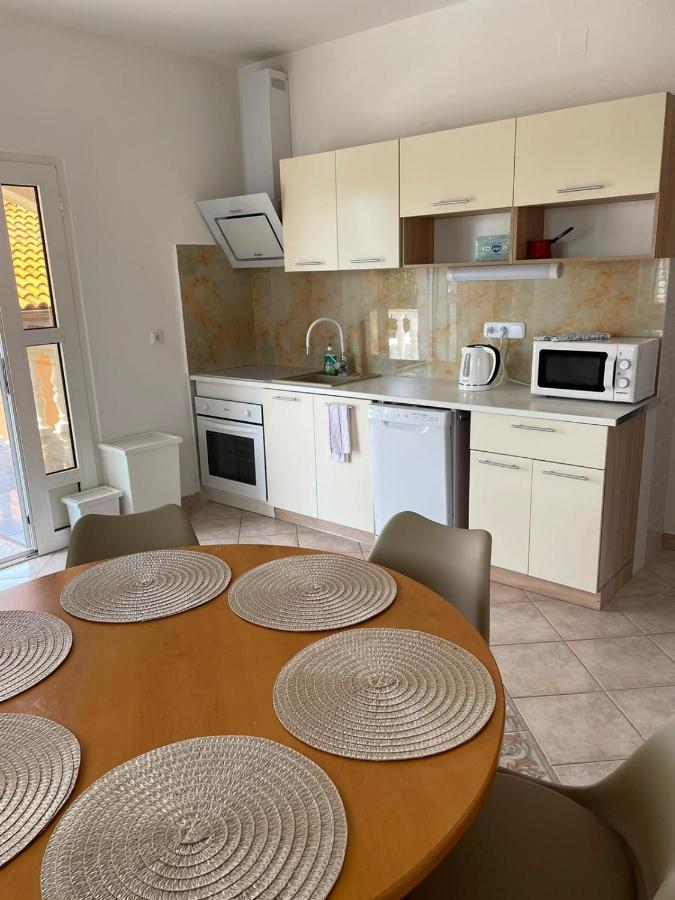 Apartmani Ira Vir Exteriér fotografie